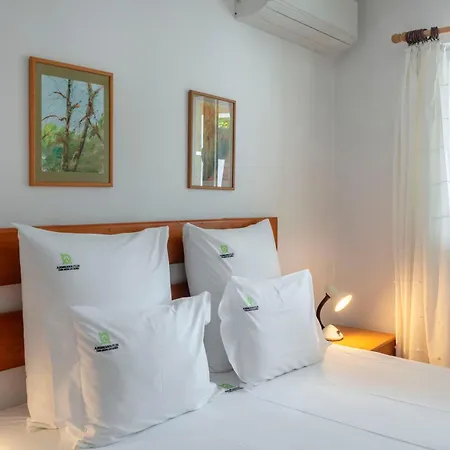 Casas Do Porto * Mosteiros (Azores)