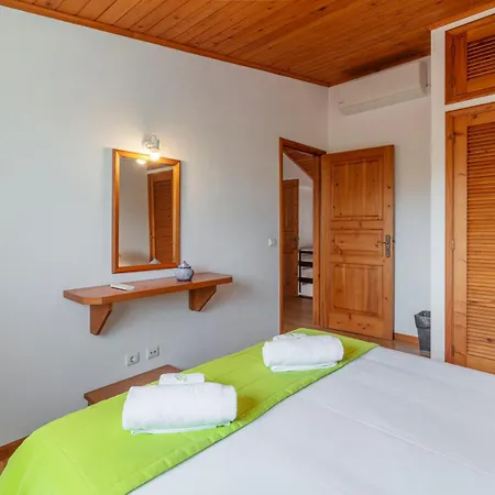 Casas Do Porto - Azalea And Hortensia Mosteiros (Azores)
