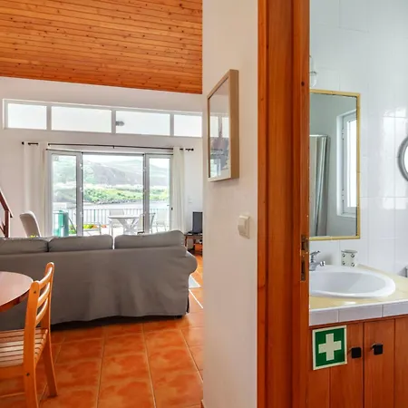 Casas Do Porto - Azalea And Hortensia Mosteiros (Azores)