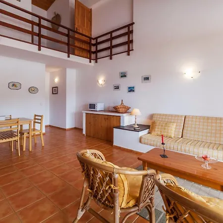 Casas Do Porto * Mosteiros (Azores)
