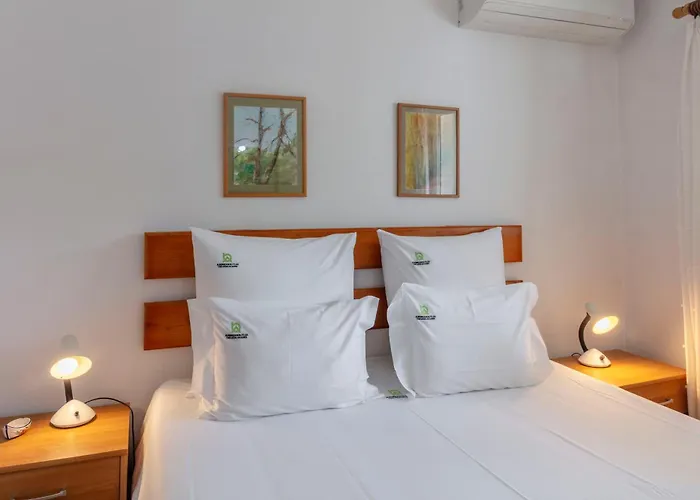 Casas Do Porto Mosteiros (Azores)