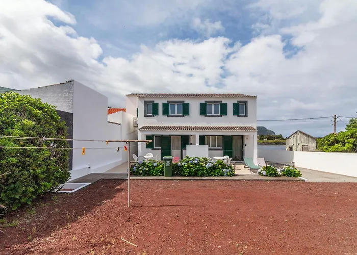 Casas Do Porto - Azalea And Hortensia Mosteiros (Azores)