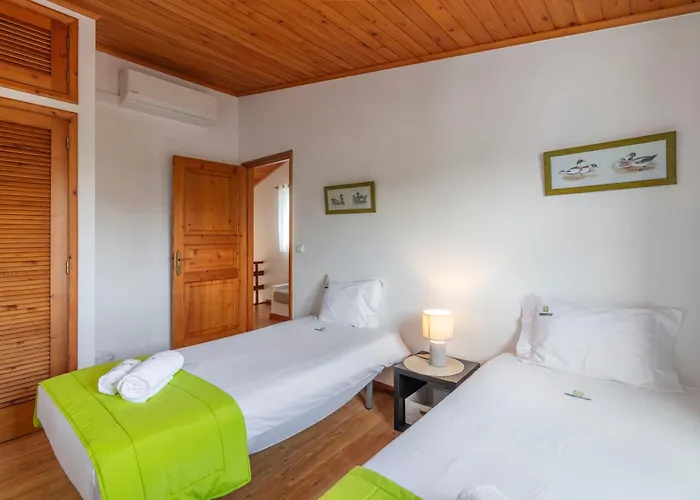 Casas Do Porto * Mosteiros (Azores)