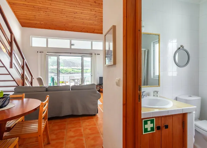 Casas Do Porto - Azalea And Hortensia Mosteiros (Azores)